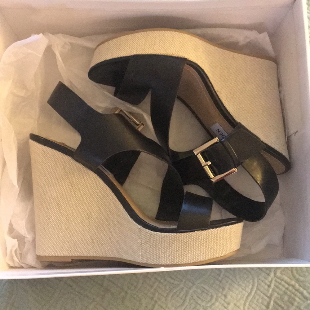 Steve Madden Black Wedges (NWT)